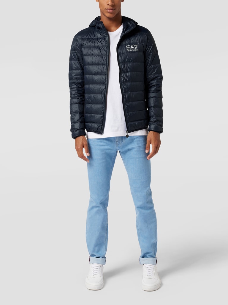 EA7 Emporio Armani Daunenjacke mit Steppnähten und Kapuze dunkelblau