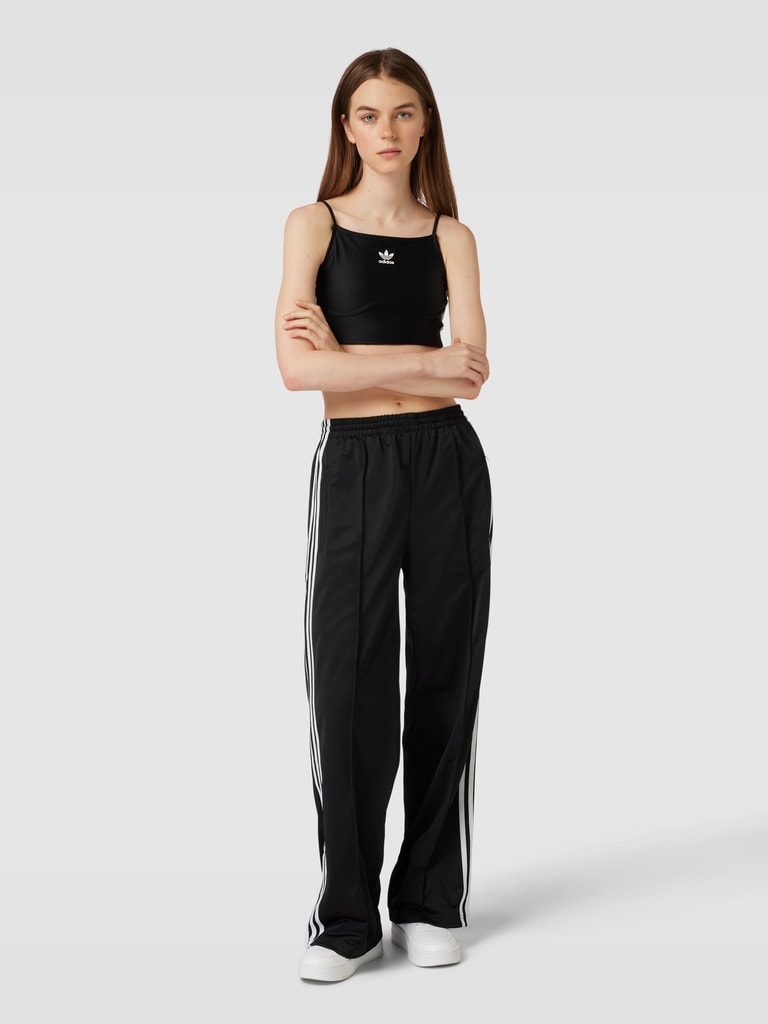 Adidas Originals Flared Sweatpants Mit Fixierten B Gelfalten Modell