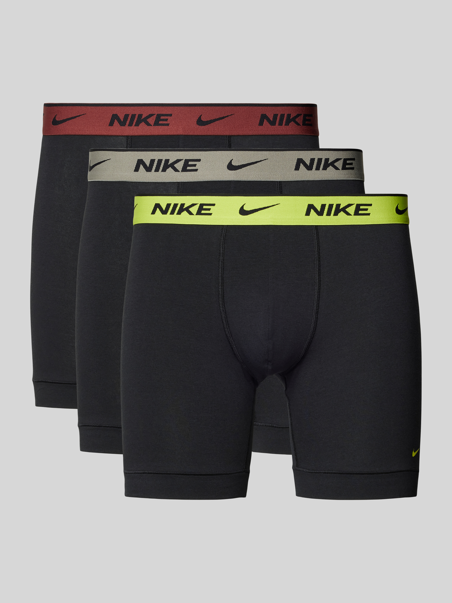 Nike - Herren - Trunks - S - Schwarz