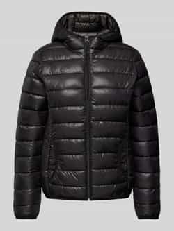 Q S designed by Outdoorjack met een capuchon