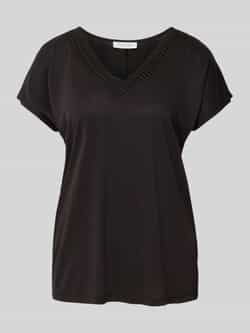 Christian Berg Woman T-shirt van een modalmix met V-hals