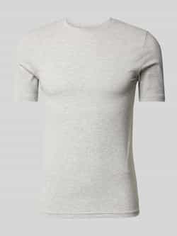 REVIEW Essentials nauwsluitend T-shirt