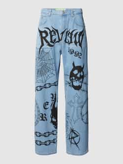 REVIEW Jeans met all-over print