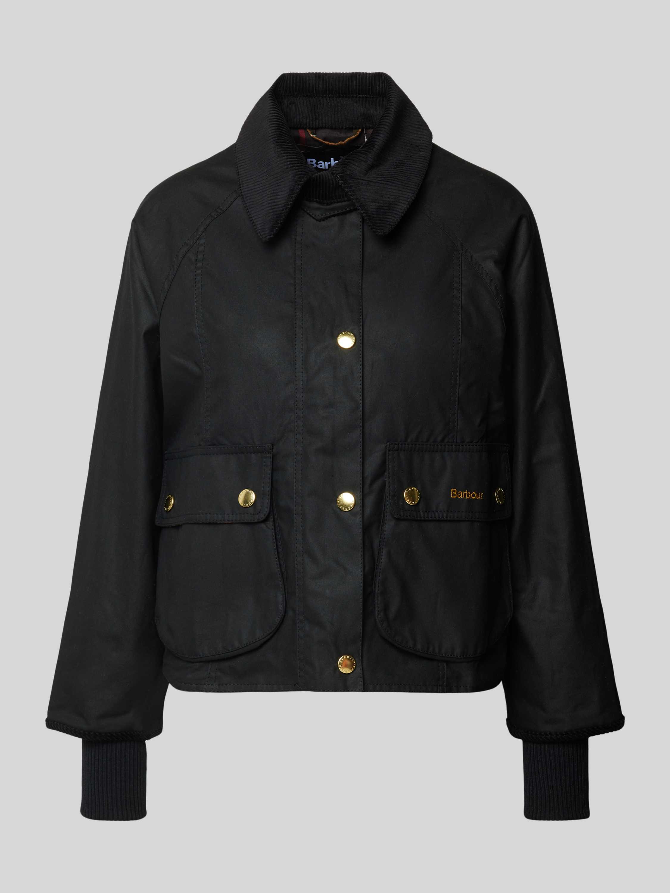 Barbour Jack met platte kraag en klepzakken model ´CROPPED BEADNELL WAX´ in zwart