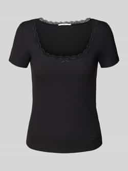 Guess Pyjamabovendeel met kant model 'LIA'