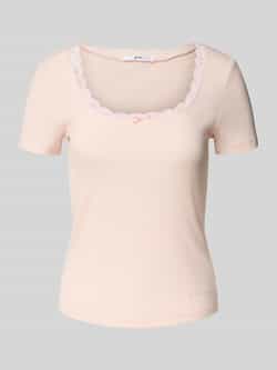 Guess Pyjamabovendeel met kant model 'LIA'