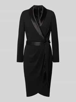 Adrianna Papell Knielange cocktailjurk in wikkellook