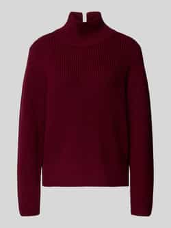 Windsor. Gebreide pullover met geribde opstaande kraag