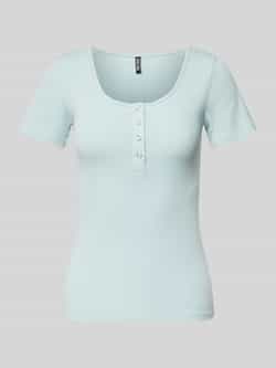 Pieces Slim fit T-shirt van katoenmix met kort drukknooppaneel model 'KITTE'