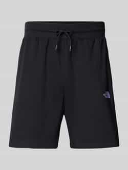 The North Face Relaxed fit sweatshorts met labelstitching