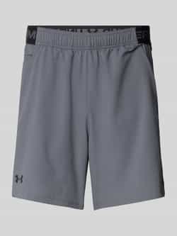 Under Armour Regular fit korte broek met labelprint
