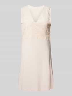 Hanro Nachtjurk met gehaakt kant model 'Moments'