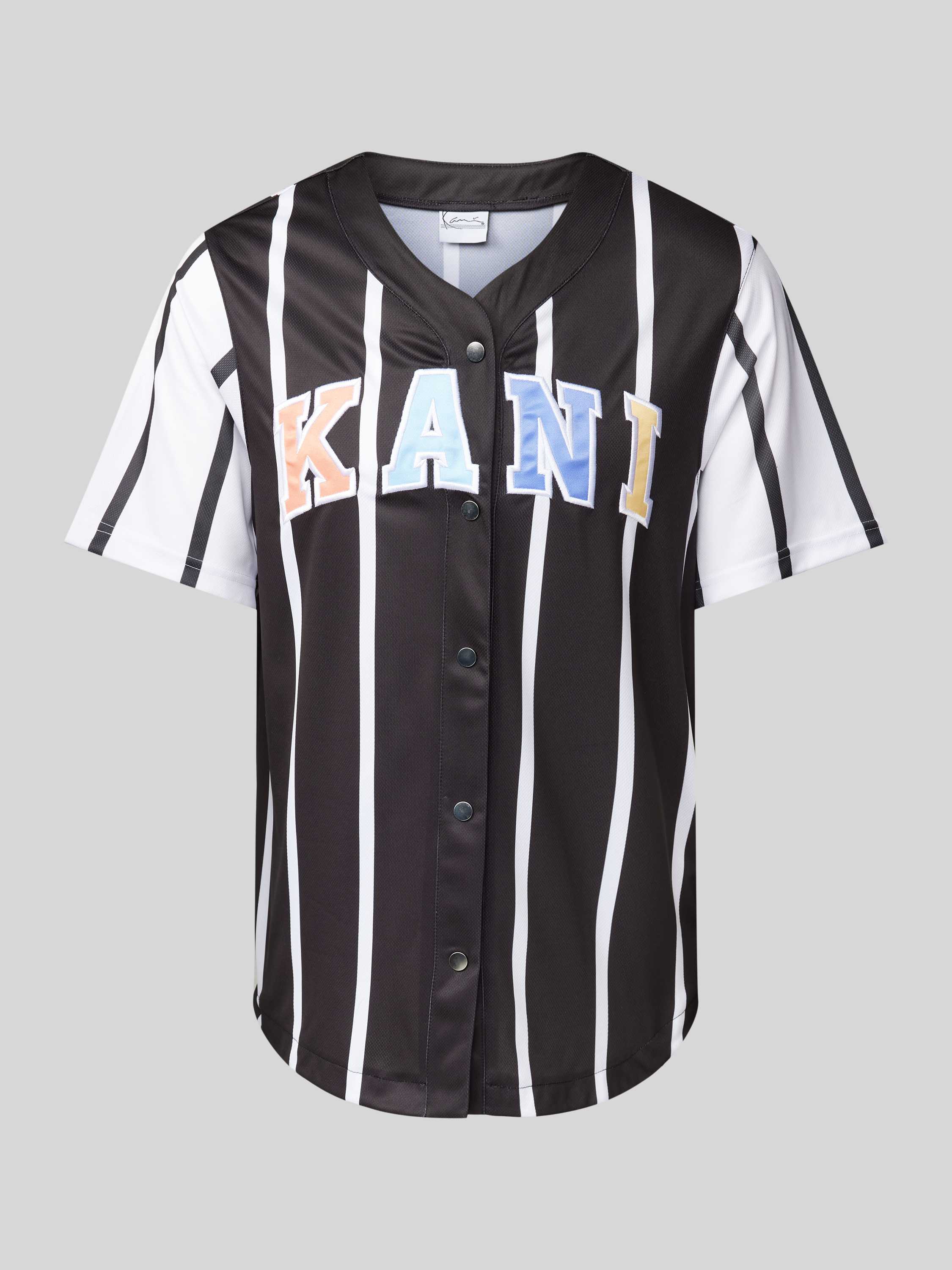 Karl Kani T-shirt met doorknoopsluiting