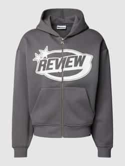 REVIEW Sweatjack met gewatteerde logoprint