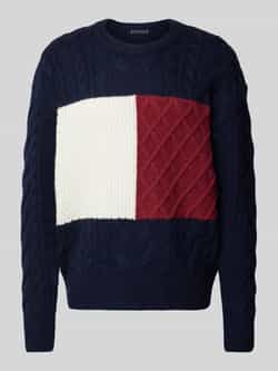 Tommy Hilfiger Trui met ronde hals CABLE FLAG SWEATER met colorblocking-ontwerp aan de voorkant