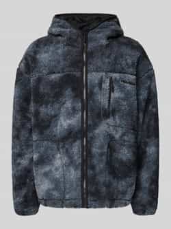 REVIEW Fleecejack met ritszak en labeldetail