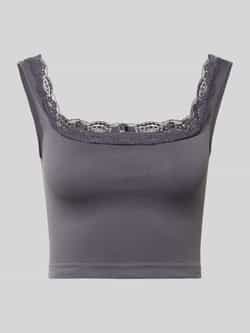 Only Slim fit korte top met kant model 'VICKY'