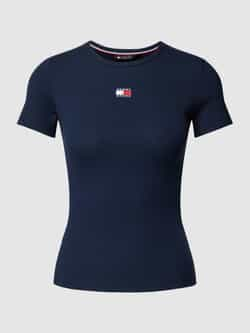 TOMMY JEANS Shirt met ronde hals TJW SLIM BADGE RIB TEE met -logoborduursel