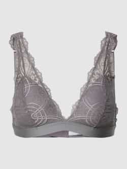 Mey Beha met stretch en kant
