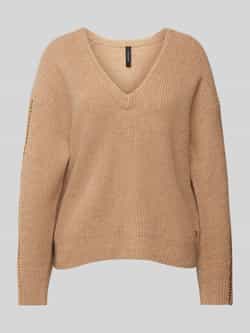 Marc Cain Gebreide pullover van lanawol met V-hals