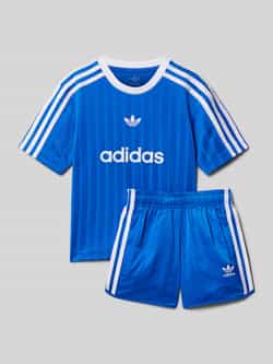 adidas Originals Set van T-shirt en sweatshorts met labeldetails