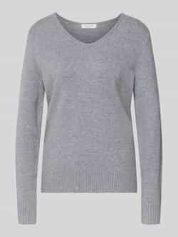 Christian Berg Woman Gebreide pullover van viscosemix met V-hals