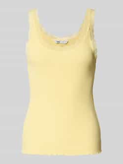 Only Slim fit tanktop in riblook model 'SARA'