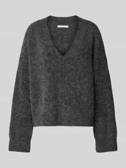 Gestuz Oversized gebreide pullover met V-hals model 'Alpha'