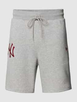 new era Sweatshorts met motiefstitching model 'LEAGUE ESSENTIALS'