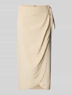 Christian Berg Woman Selection Midirok in wikkellook