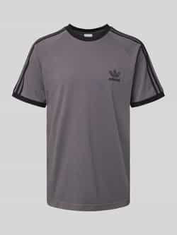 adidas Originals T-shirt met ronde hals en labelstitching