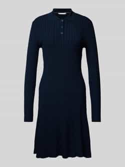 Tommy Hilfiger Gebreide jurk RAYON CABLE F&F LS MIDI DRESS met kabelpatroon metalen label
