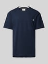 Anerkjendt T-Shirt mit Brusttasche Modell 'AKRUNE' Dunkelblau