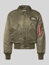 Alpha Industries Bomberjacke mit seitlichen Pattentaschen und Label-Patch Oliv