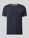 Christian Berg Men T-Shirt mit Kontraststreifen und Rundhalsausschnitt Marine