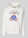 GUESS bluza z kapturem z nadrukiem z logo i kieszenią kangurka Biały