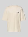 REVIEW T-Shirt mit Label-Print Ecru