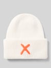 UNIO HAMBURG Muts van mix van scheerwol en kasjmier met motiefstitching Offwhite