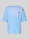 REVIEW T-Shirt mit Label-Print Hellblau