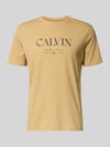 CK Calvin Klein T-Shirt mit Label-Print und Rundhalsausschnitt Senf