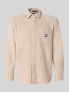 Tommy Jeans Koszula sztruksowa o kroju regular fit z naszywką z logo Beżowy