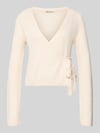 REVIEW Strick-Cardigan in Wickeloptik Offwhite Melange