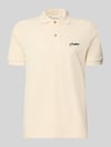 PROHIBITED Koszulka polo o kroju slim fit z wyhaftowanym logo model „Hampton” Złamany biały