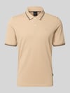 bugatti Slim Fit Poloshirt mit Label-Stitching Beige