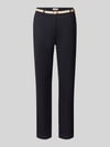 Christian Berg Woman Chino mit Gürtel und Gesäßtaschen Black
