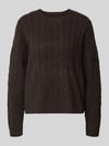 VERO MODA Sweter z dzianiny o kroju regular fit ze ściegiem warkoczowym model ‘ARIES’ Czekoladowy