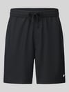 Nike Training Szorty sportowe o kroju regular fit z nadrukiem z logo Czarny