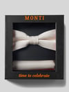 MONTI Fliege und Einstecktuch im Set aus reiner Seide Ecru