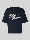 REVIEW T-Shirt mit Logo- und Statement-Stitching Marine
