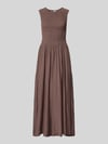 mbyM maxi-jurk van viscosemix met smokdetails model 'Sorellia' Aubergine